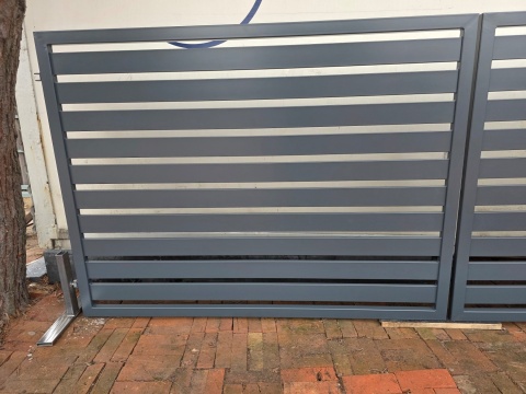 Brama 2 skrzydłowa 400x150cm ARIZONA (zestaw z furtką i słupkami)