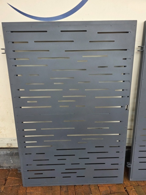 Brama 2 skrzydłowa 400x150cm CNC MONTANA (zestaw z furtką i słupkami)
